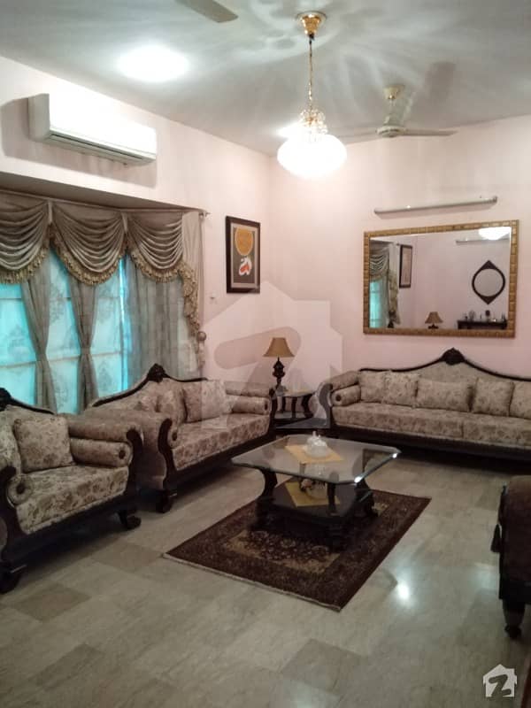 اقبال ایوینیو فیز 2 اقبال ایوینیو لاہور میں 3 کمروں کا 1 کنال مکان 3 کروڑ میں برائے فروخت۔