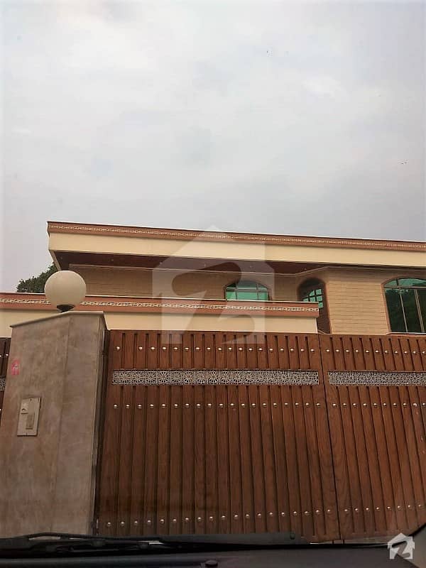 2 Kanal Used Bungalow For Sale On 100 Feet Road Top Location