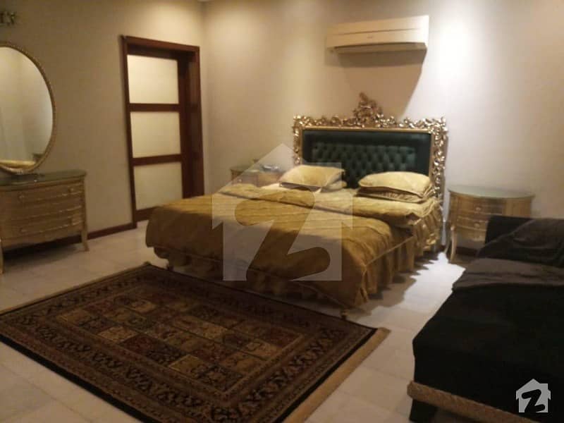 سکھ چین گارڈنز لاہور میں 7 کمروں کا 5 کنال مکان 14 کروڑ میں برائے فروخت۔