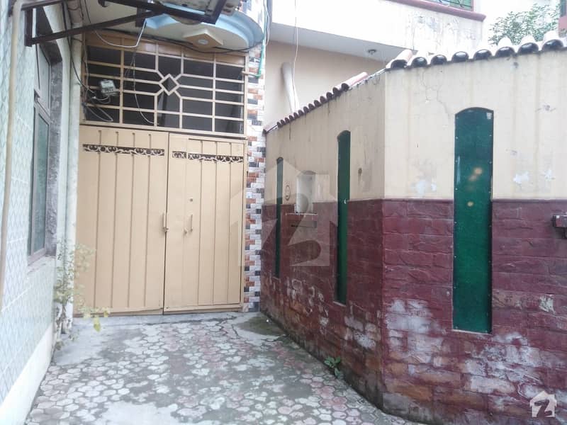 سمن آباد ۔ بلاک این سمن آباد لاہور میں 4 کمروں کا 4 مرلہ مکان 1.25 کروڑ میں برائے فروخت۔