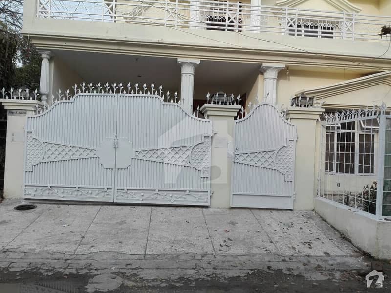 علامہ اقبال ٹاؤن ۔ کامران بلاک علامہ اقبال ٹاؤن لاہور میں 5 کمروں کا 10 مرلہ مکان 2.6 کروڑ میں برائے فروخت۔