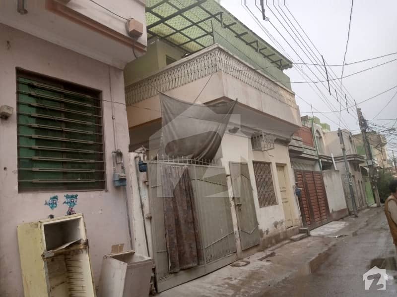 حیات آباد فیز 3 حیات آباد پشاور میں 5 کمروں کا 5 مرلہ زیریں پورشن 1.4 کروڑ میں برائے فروخت۔