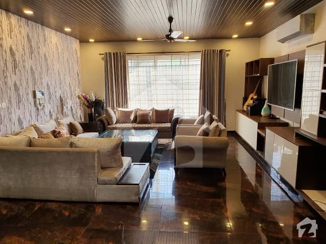 1 Kanal Luxurious House For Sale In E-11