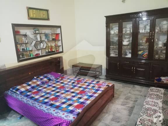 نگہبان پورہ فیصل آباد میں 5 کمروں کا 6 مرلہ مکان 79 لاکھ میں برائے فروخت۔