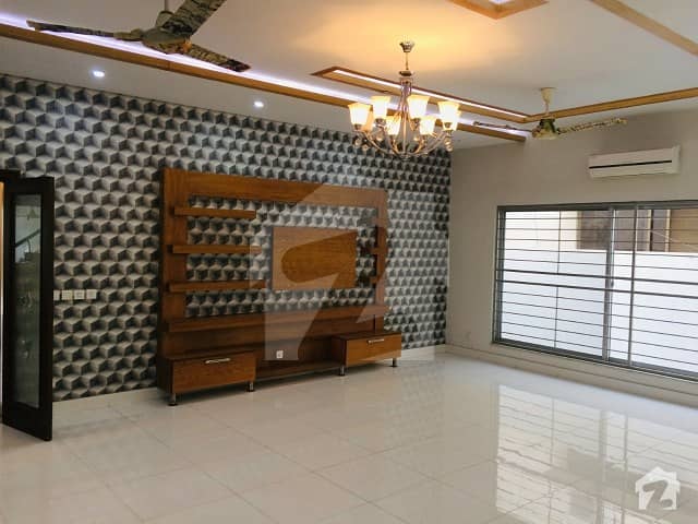 26 Marla House For Rent 6 Bedroom With Attached Washroom 2 Servant Quarter Gulberg