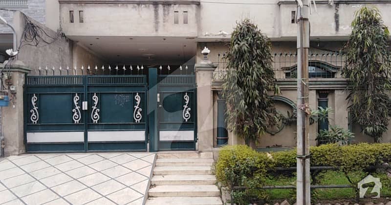 سمن آباد لاہور میں 5 کمروں کا 14 مرلہ مکان 2.95 کروڑ میں برائے فروخت۔
