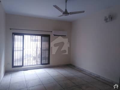 1 Kanal Well Maintained House Is Available For Rent 1 Kanal Well Maintained House Is Available For Rent