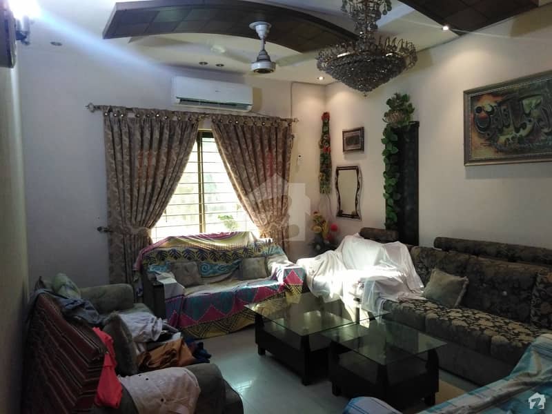 گارڈن ٹاؤن لاہور میں 5 کمروں کا 2 کنال مکان 2.5 لاکھ میں کرایہ پر دستیاب ہے۔