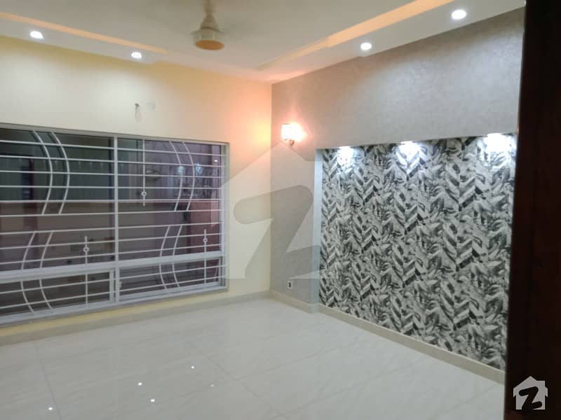 ڈی ایچ اے فیز 6 - بلاک جے فیز 6 ڈیفنس (ڈی ایچ اے) لاہور میں 4 کمروں کا 7 مرلہ مکان 2.4 کروڑ میں برائے فروخت۔