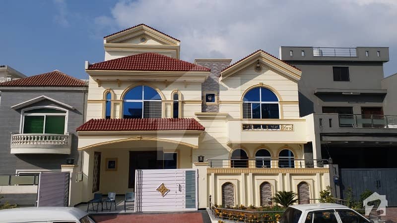 G,11 500sy Vip Triple Story House For Sale