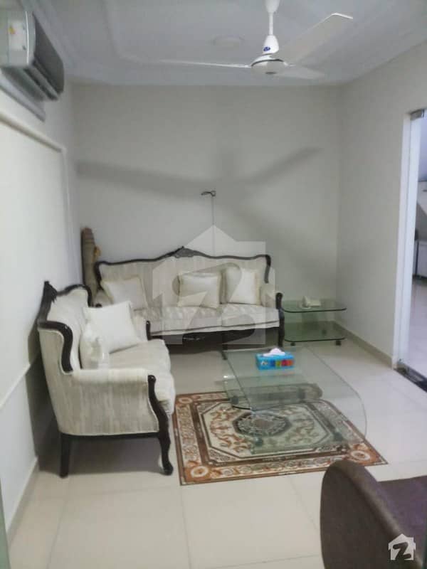 کلفٹن ۔ بلاک 1 کلفٹن کراچی میں 5 کمروں کا 9 مرلہ مکان 5.25 کروڑ میں برائے فروخت۔