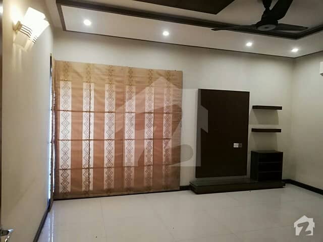ڈی ایچ اے فیز 5 ڈیفنس (ڈی ایچ اے) لاہور میں 1 کمرے کا 2 مرلہ کمرہ 28 ہزار میں کرایہ پر دستیاب ہے۔