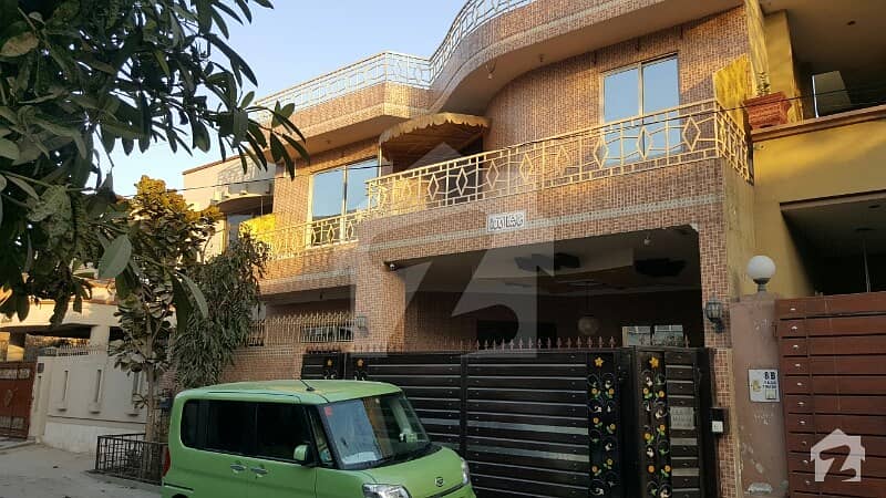 کنال برگ لاہور میں 5 کمروں کا 10 مرلہ مکان 2.5 کروڑ میں برائے فروخت۔
