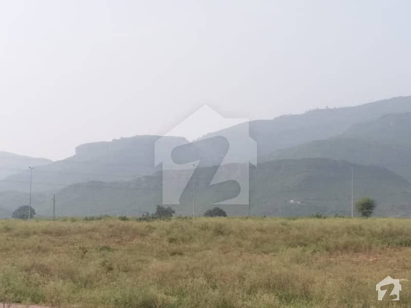 I-15/3 Islamabad Beautiful Park Face Location 200 Sq Yd Plot For Sale