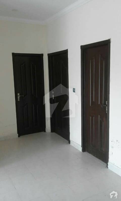 خیابان امین - بلاک این خیابانِ امین لاہور میں 3 کمروں کا 5 مرلہ مکان 20 ہزار میں کرایہ پر دستیاب ہے۔