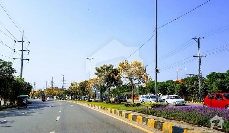 جوہر ٹاؤن فیز 1 - بلاک ڈی جوہر ٹاؤن فیز 1 جوہر ٹاؤن لاہور میں 5 مرلہ رہائشی پلاٹ 95 لاکھ میں برائے فروخت۔