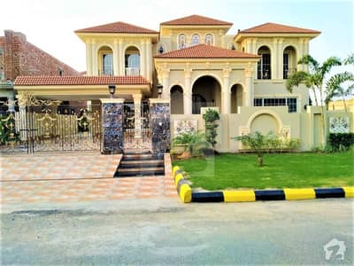 این ایف سی 1 لاہور میں 6 کمروں کا 2 کنال مکان 11 کروڑ میں برائے فروخت۔ این ایف سی 1 لاہور میں 6 کمروں کا 2 کنال مکان 11 کروڑ میں برائے فروخت۔