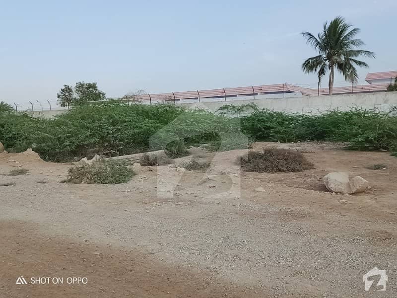 600 Sq Yards Residential Plot For Sale In Block 7 GulstanEJauhar With Boundary Wall  Corner