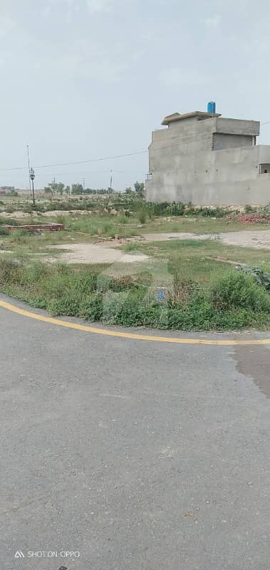ایڈن گارڈنز ایڈن لاہور میں 3 مرلہ رہائشی پلاٹ 13.5 لاکھ میں برائے فروخت۔