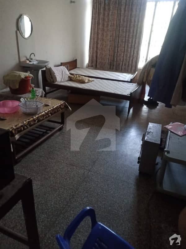 والٹن روڈ لاہور میں 6 کمروں کا 11 مرلہ مکان 2.3 کروڑ میں برائے فروخت۔