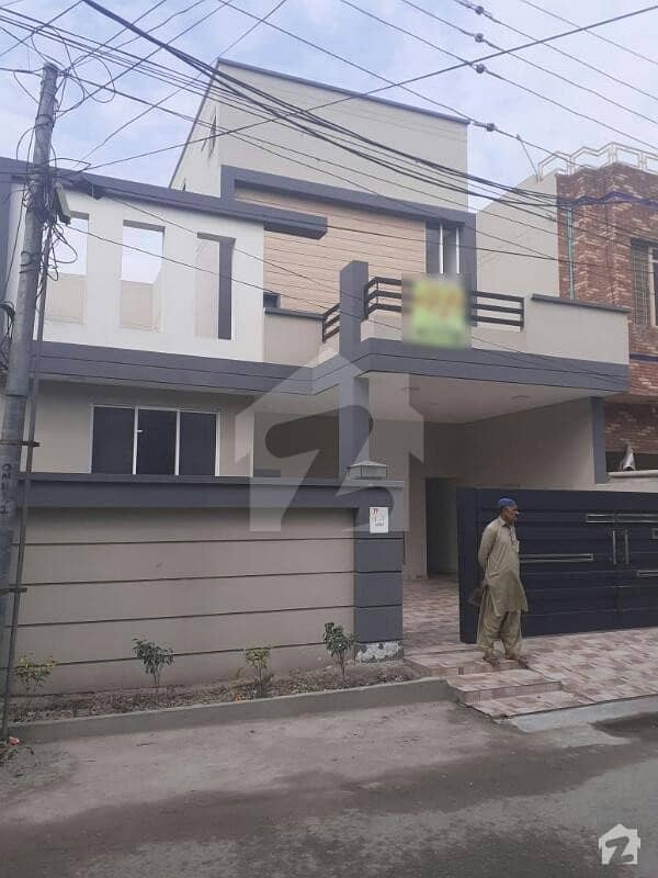 جوہر ٹاؤن فیز 1 - بلاک اے جوہر ٹاؤن فیز 1 جوہر ٹاؤن لاہور میں 5 کمروں کا 12 مرلہ مکان 2.7 کروڑ میں برائے فروخت۔
