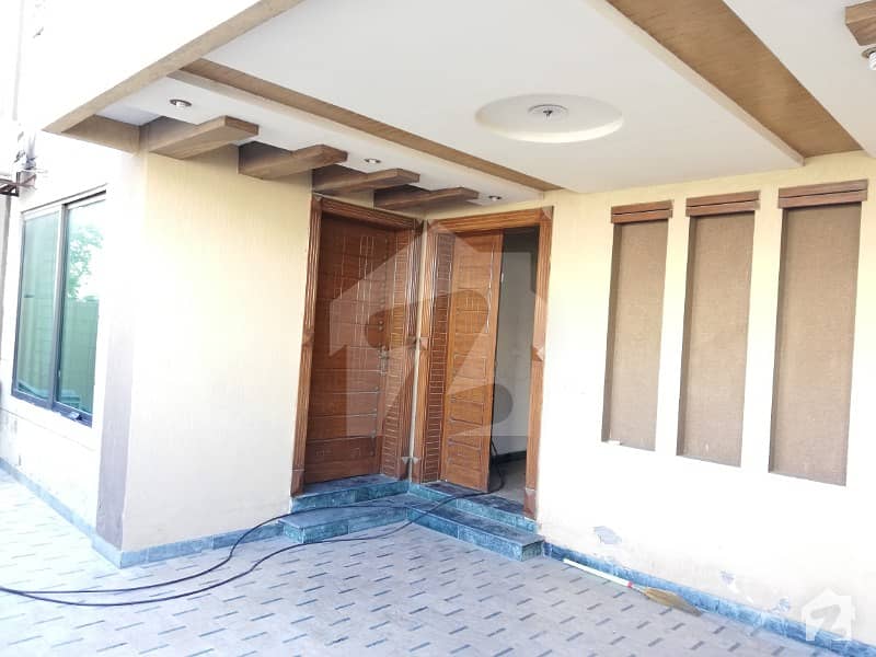 8 Marla House For Rent In Usman Block Sector B Bahria Town Lahore
