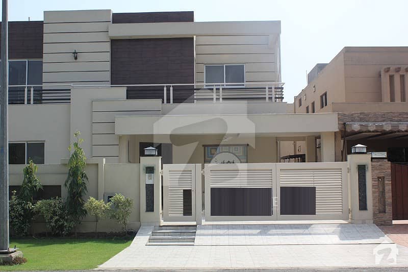 ڈی ایچ اے فیز 5 ڈیفنس (ڈی ایچ اے) لاہور میں 4 کمروں کا 10 مرلہ مکان 1.35 لاکھ میں کرایہ پر دستیاب ہے۔
