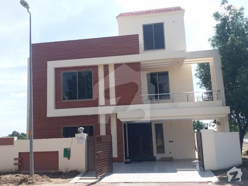 7 Marla Brand New Corner House Ideal Location For Rent In Bahria Town Lahore