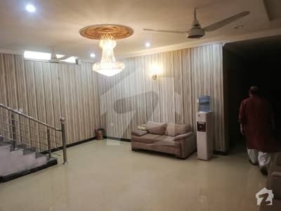 1 Kanal 4 Years Used Triple Storey Corner House For Sale 1 Kanal 4 Years Used Triple Storey Corner House For Sale