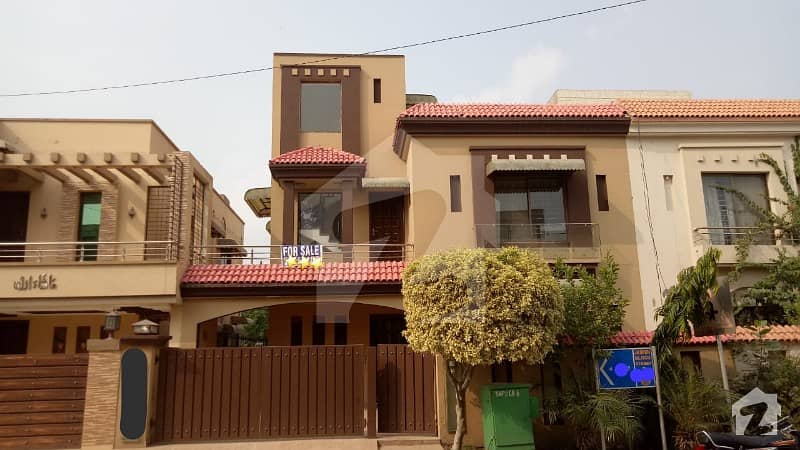 10 Marla House For Sale Jasmine Block Sector C Bahria Town Lahore