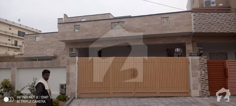 Well Maintain Used Full Kanal Boulevard House