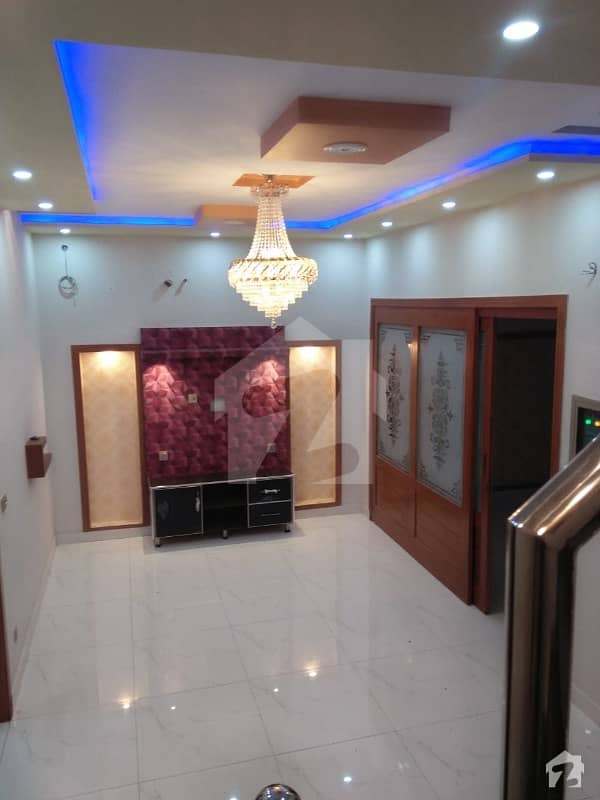 بحریہ ٹاؤن لاہور میں 3 کمروں کا 5 مرلہ مکان 42 ہزار میں کرایہ پر دستیاب ہے۔