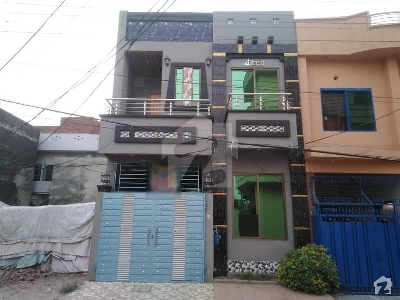 جوہر ٹاؤن فیز 2 - بلاک آر1 جوہر ٹاؤن فیز 2 جوہر ٹاؤن لاہور میں 4 کمروں کا 4 مرلہ مکان 1.2 کروڑ میں برائے فروخت۔