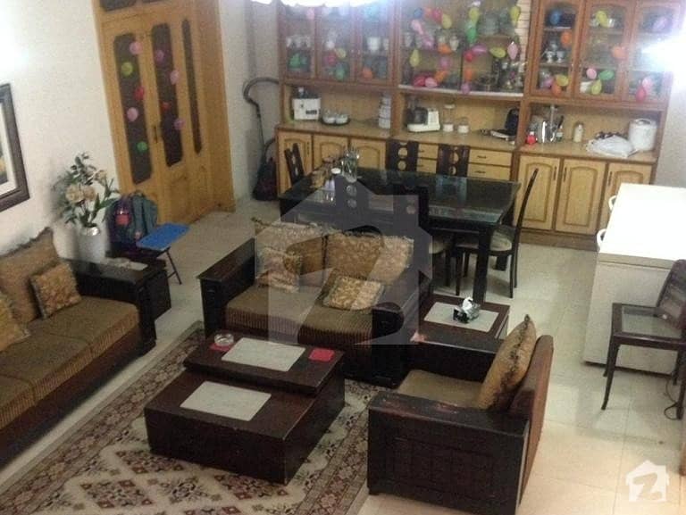 فیصل ٹاؤن لاہور میں 4 کمروں کا 10 مرلہ مکان 2.5 کروڑ میں برائے فروخت۔