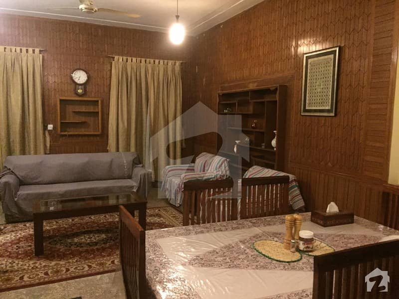 علامہ اقبال ٹاؤن ۔ نشتر بلاک علامہ اقبال ٹاؤن لاہور میں 3 کمروں کا 7 مرلہ مکان 1.4 کروڑ میں برائے فروخت۔