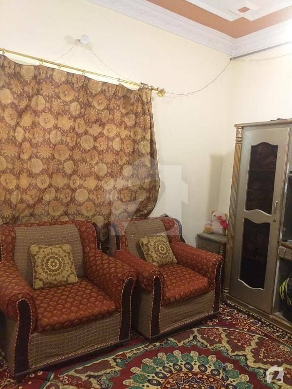 گلستانِِ جوہر ۔ بلاک 12 گلستانِ جوہر کراچی میں 6 کمروں کا 4 مرلہ مکان 1.5 کروڑ میں برائے فروخت۔