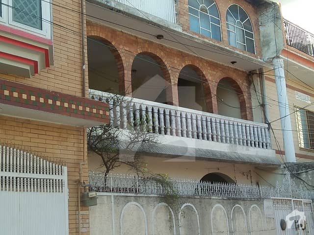 صادق آباد راولپنڈی میں 4 کمروں کا 7 مرلہ مکان 1.25 کروڑ میں برائے فروخت۔