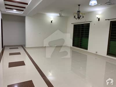 Brand New Antique Design 10 Marla 03 Beds Flat On Rent In Askari 11b Brand New Antique Design 10 Marla 03 Beds Flat On Rent In Askari 11b