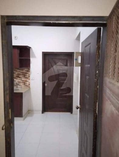یاسین آباد گلبرگ ٹاؤن کراچی میں 2 کمروں کا 4 مرلہ فلیٹ 48 لاکھ میں برائے فروخت۔