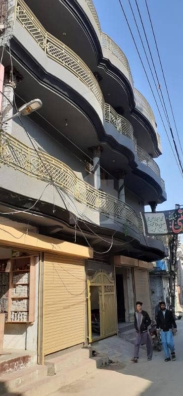 صادق آباد راولپنڈی میں 5 مرلہ عمارت 2.2 کروڑ میں برائے فروخت۔ صادق آباد راولپنڈی میں 5 مرلہ عمارت 2.2 کروڑ میں برائے فروخت۔