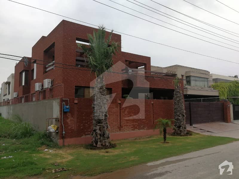 2 Kanal Luxurious House Available For Rent In Dha Phase 3 Block Y