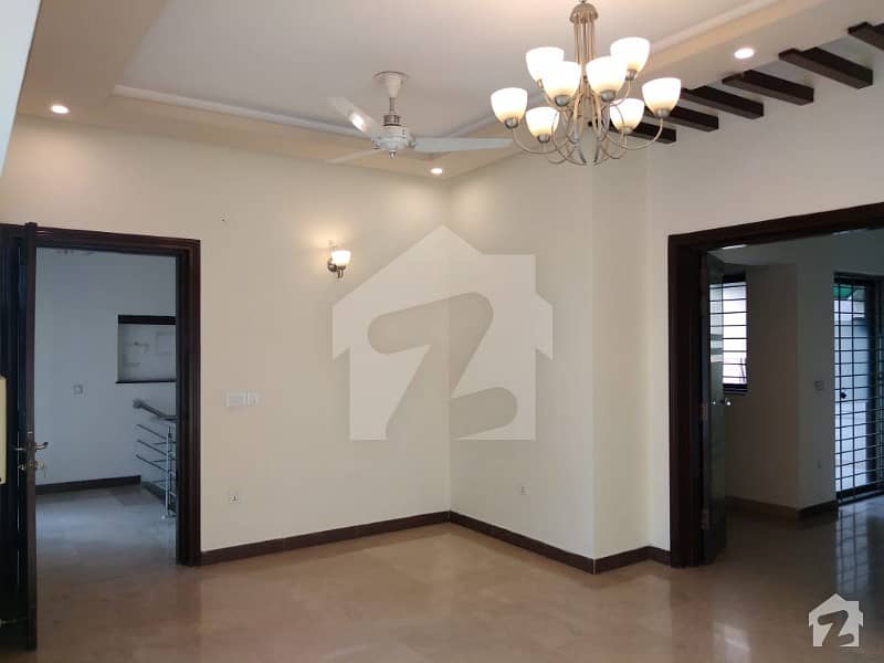 Near Park Main Road 1 Kanal Upper Portion For Rent At Prime Location Of Dha