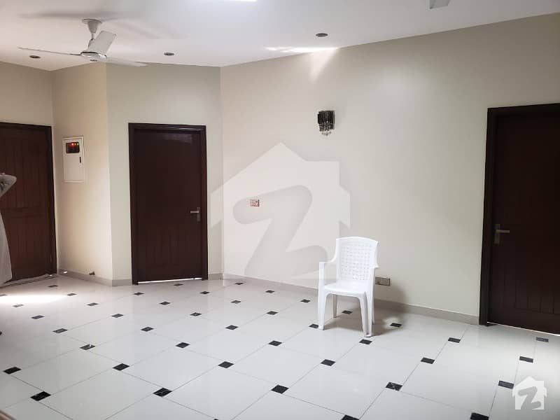 250 Sq Yards Duplex Bungalow Kahayban e Rizwan Fully Renovated Tile Flooring For Sale