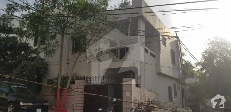 گلستانِ جوہر کراچی میں 4 کمروں کا 5 مرلہ مکان 1.6 کروڑ میں برائے فروخت۔