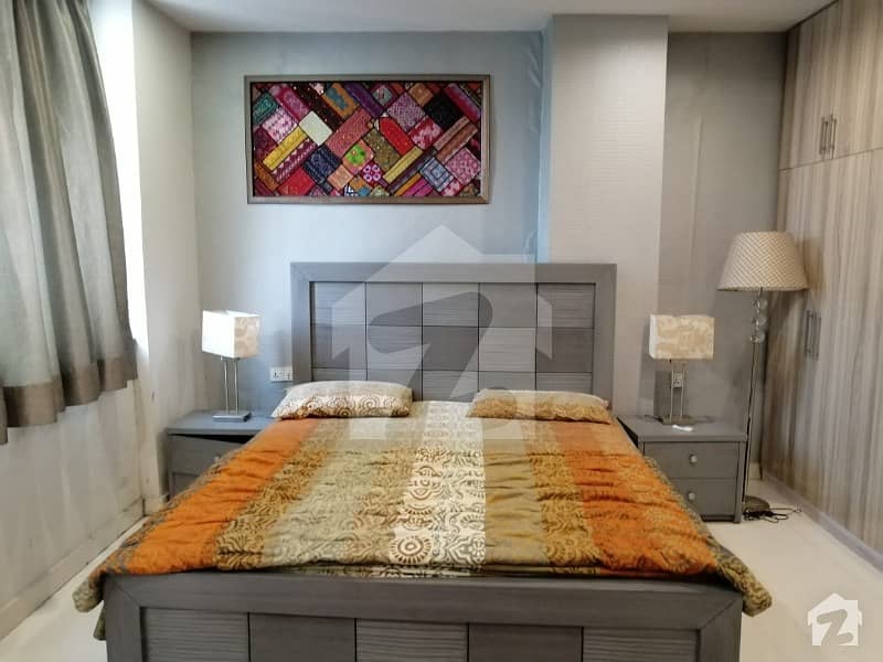 1 BED FULLY FURNISHED LUXURY DAILY AND MONTHLY BASES AVAILABLE FOR RENT IN BAHRIA TOWN LHR