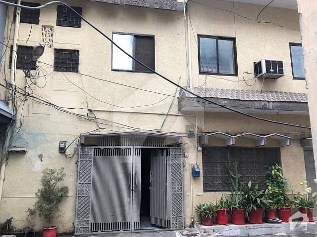 حاجی چوک راولپنڈی میں 6 مرلہ مکان 1.05 کروڑ میں برائے فروخت۔