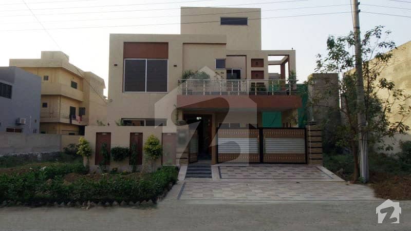 10 Marla House For Sale In F Block Of Formanites Housing Scheme Lahore