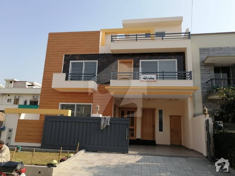 10 Marla 35x70 Brand New Very Beutifully Made Home For Sale In G13