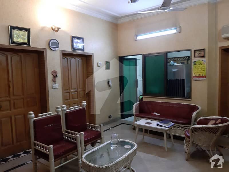 9 ایوینیو اسلام آباد میں 6 کمروں کا 11 مرلہ مکان 5.15 کروڑ میں برائے فروخت۔
