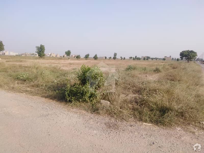 120 Sq Yards Residential Plot For Sale